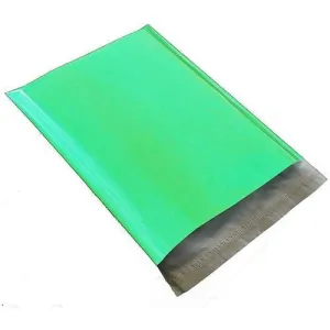 Green Poly Mailers - 7.5 x 10.5 - 1000/CTN