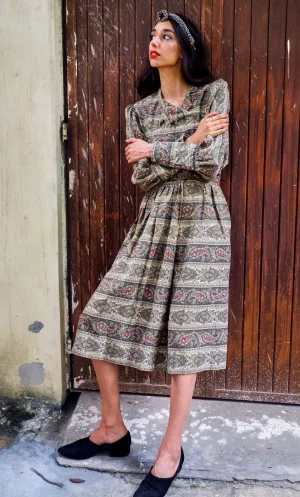 Vintage: 1970s paisley dress by Victor Costa